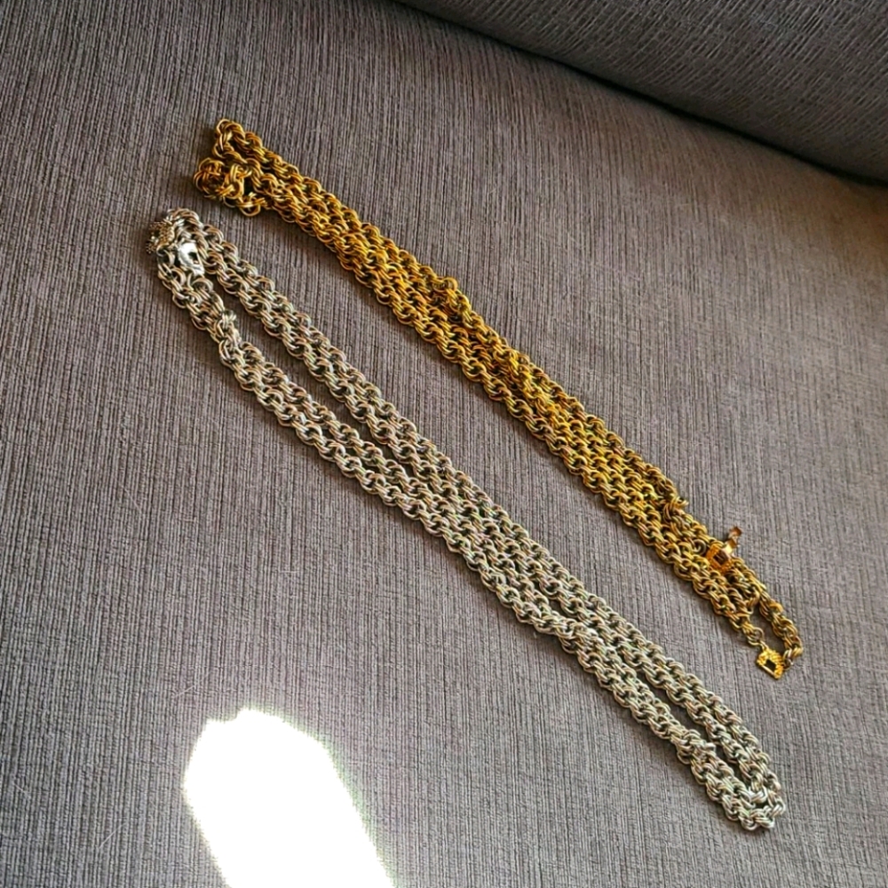 Belts? Or necklaces not sure